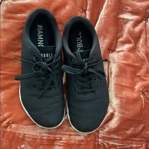 Used Black Nobull Trainers size 7.5!